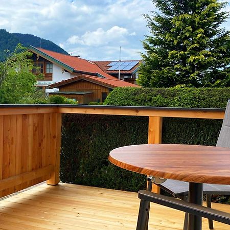 Haus Jaeger Ferienwohnungen Mit Indoor-Pool Inkl. Chiemgaukarte Ruhpolding Exterior foto