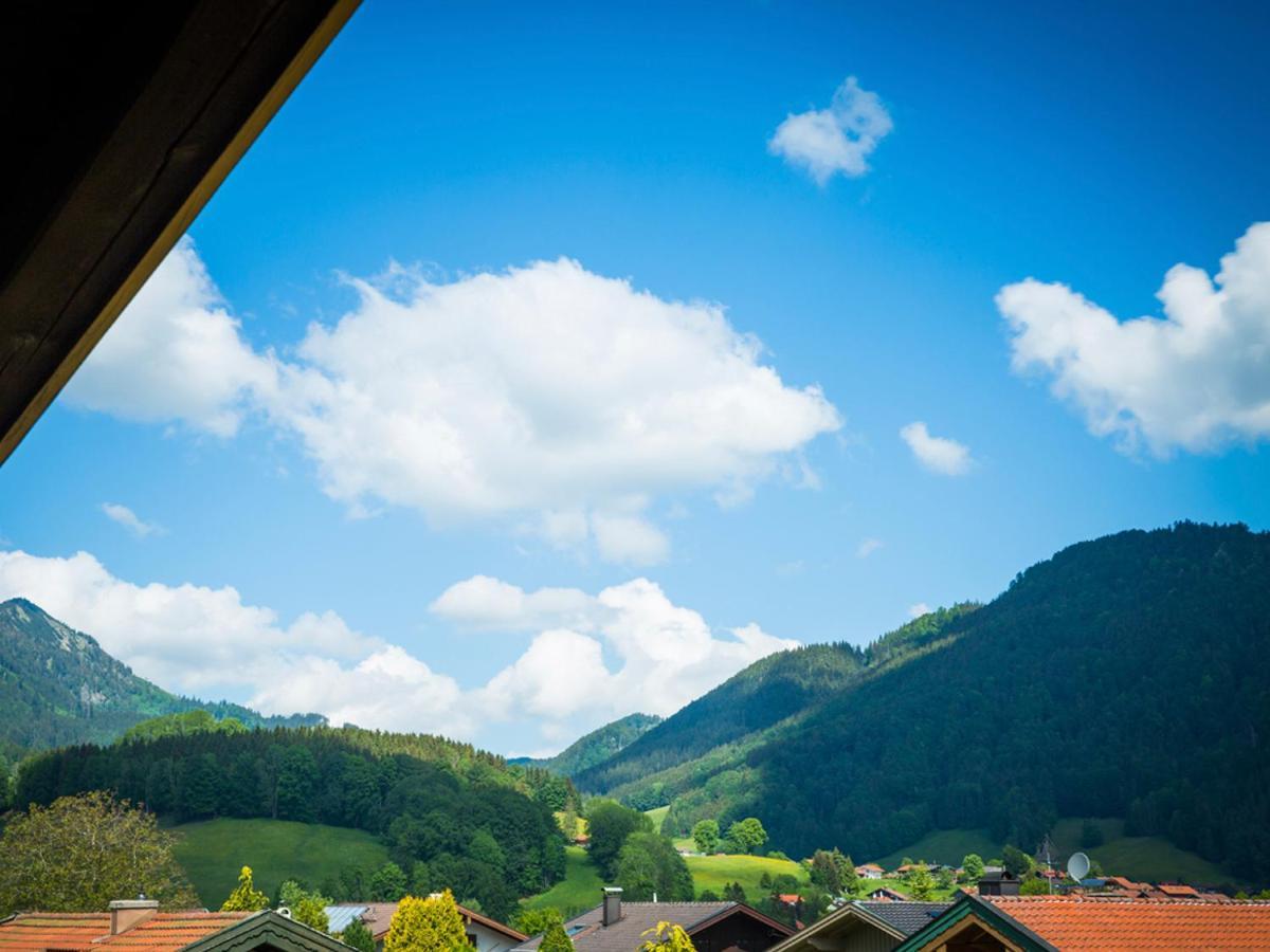 Haus Jaeger Ferienwohnungen Mit Indoor-Pool Inkl. Chiemgaukarte Ruhpolding Exterior foto