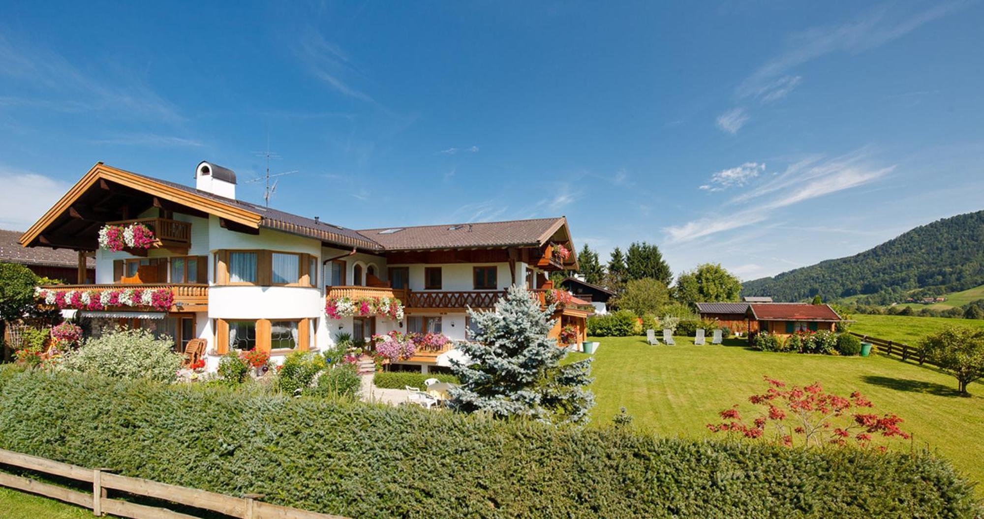 Haus Jaeger Ferienwohnungen Mit Indoor-Pool Inkl. Chiemgaukarte Ruhpolding Exterior foto